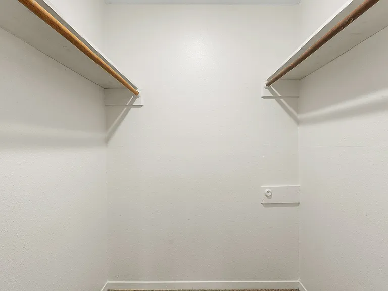 Chestnut Place Apartments — Photo 40