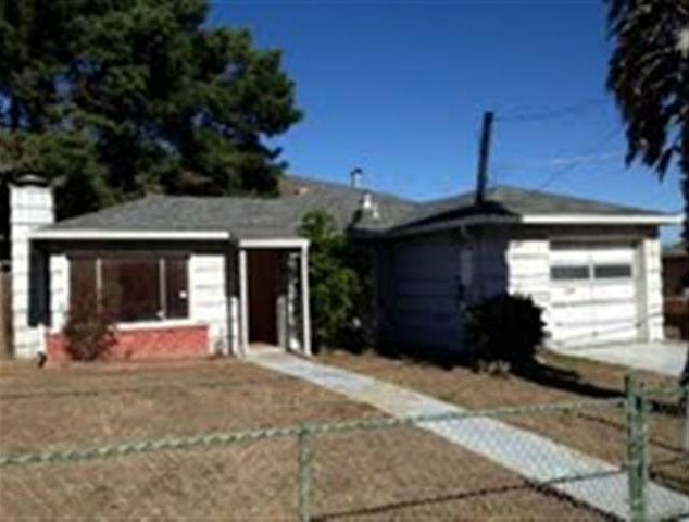 1st image of 608 Larch Ave