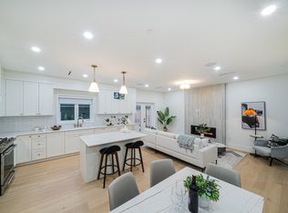 3462 Welwyn St, Vancouver, BC V5N3Y8