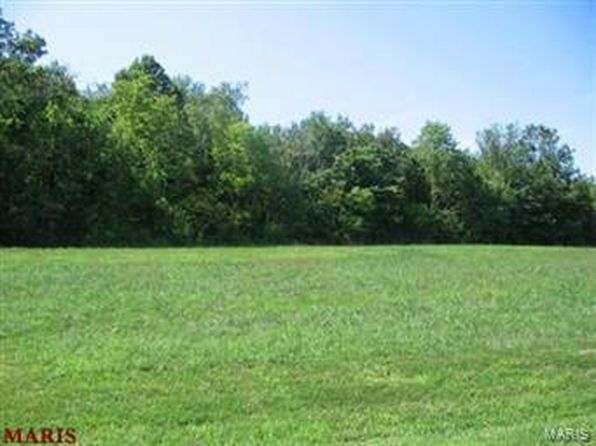 121 Red Barn Ln, Defiance, MO 63341
