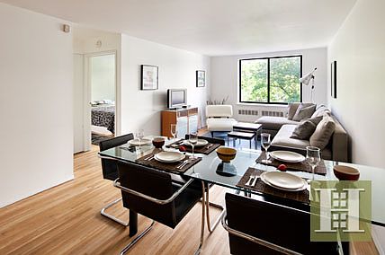 5th image of 32 W 40th St APT 5L