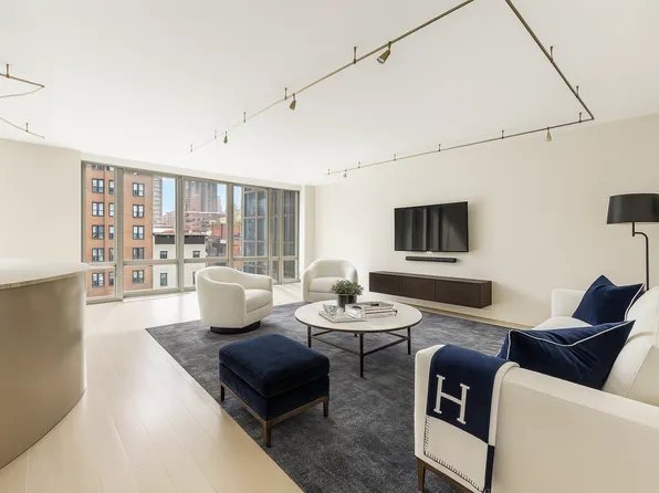 52 Park Avenue image 1 of 12