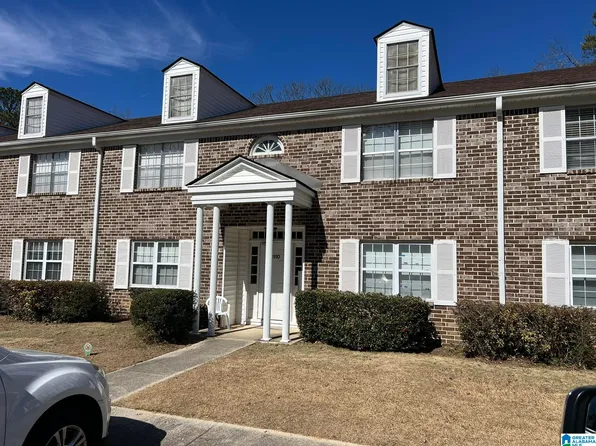 2110 Montreat Ln APT D, Vestavia Hills, AL 35216