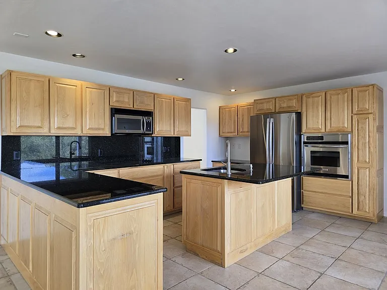 105 Michelle Dr — Photo 3