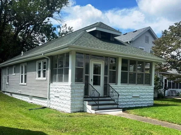 129 S Springfield St, Virden, IL 62690