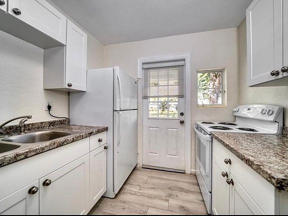5th image of 706 N Jefferson Ave