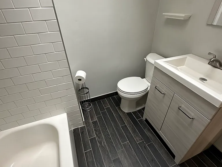 402 W Jefferson St — Photo 6