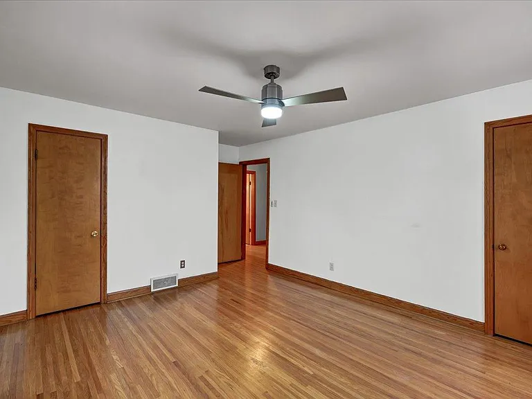2608 Meadow Dr — Photo 10