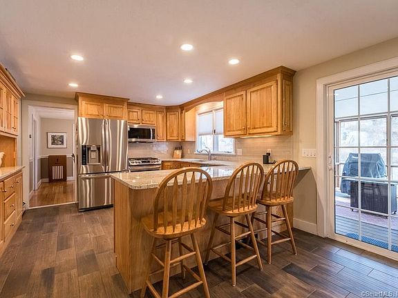 4th image of 3 Parkwood Dr
