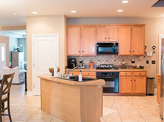 3rd image of 11939 S Winterberry Ln
