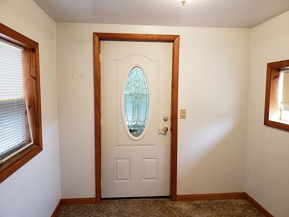 2nd image of 135 W Grant St