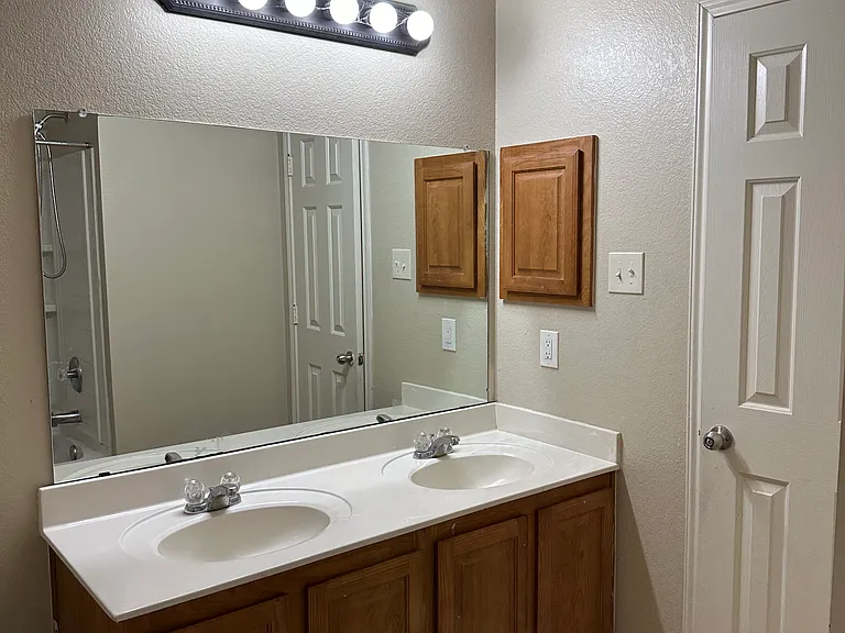 1411 Bankston Dr — Photo 15