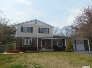 18 Jasper Ave, Patchogue, NY 11772