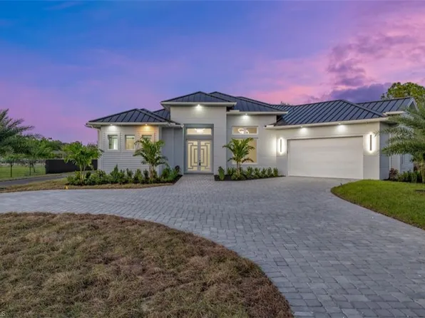 239 20th Avenue NE, Naples, FL 34120