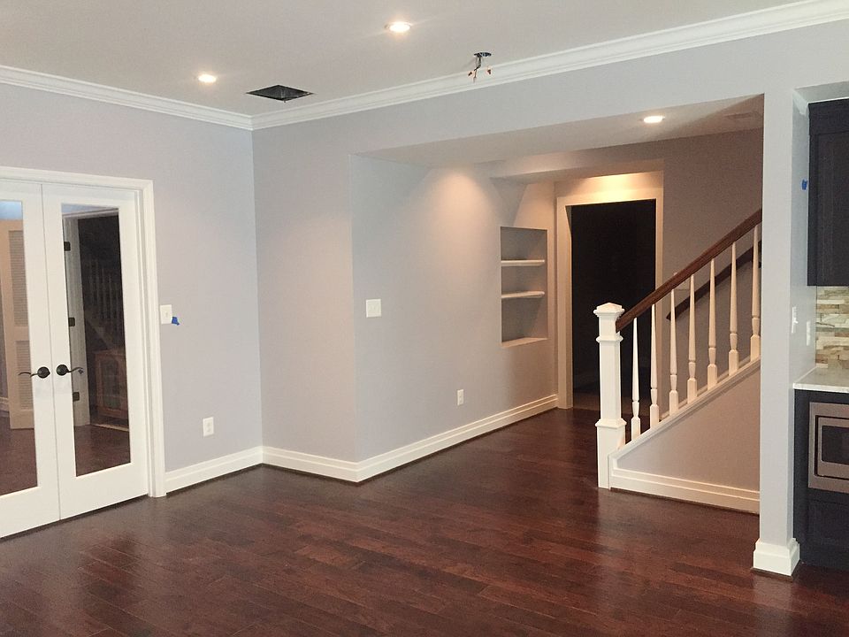 basement foyer