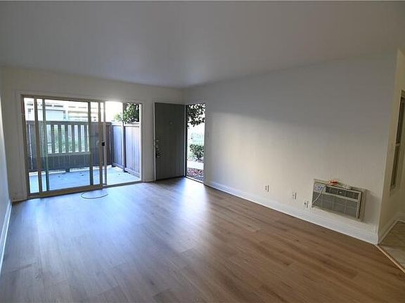 3rd image of 524 6th Ave W #524