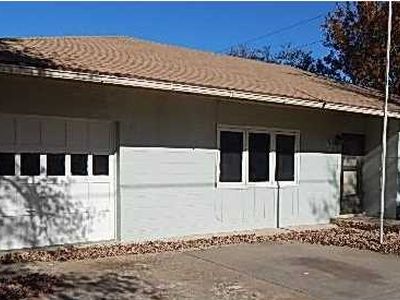 922 E 19th Ave, Winfield, KS, 67156