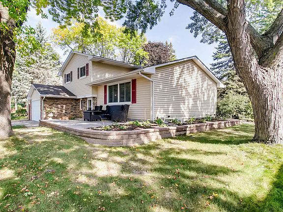 3rd image of 11613 River Hills Dr