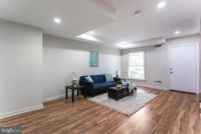 8593 Pioneer Dr — Photo 5