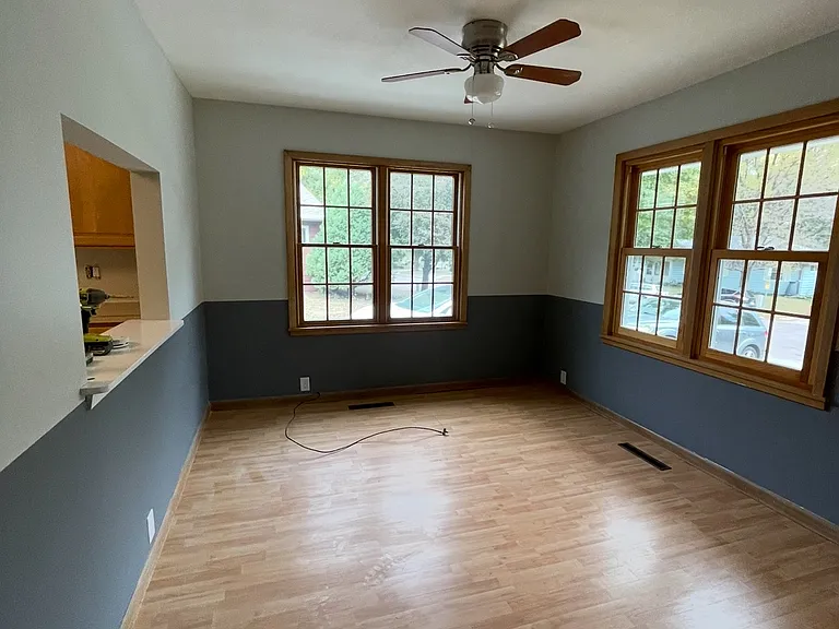 532 Capitol Dr — Photo 4