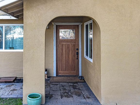5th image of 3848 Stanislaus St
