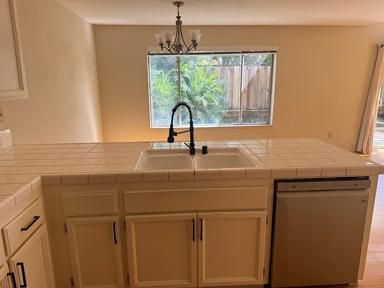 2921 Garden Creek Cir — Photo 3