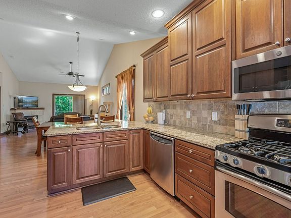 3rd image of 2315 Olivia Ct E