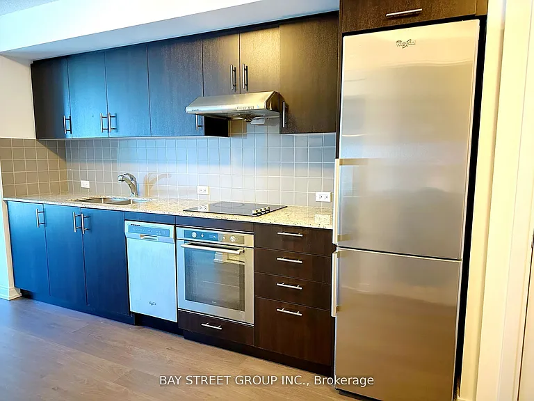 255 Village Green Sq #401 — Photo 5