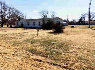 701 E Ash St, Douglass, KS 67039