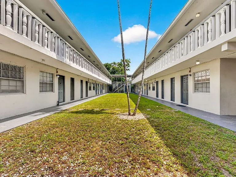 Presidential View Apartments — Photo 34