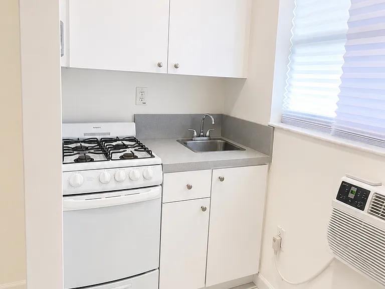 Allegro Apartments — Photo 3