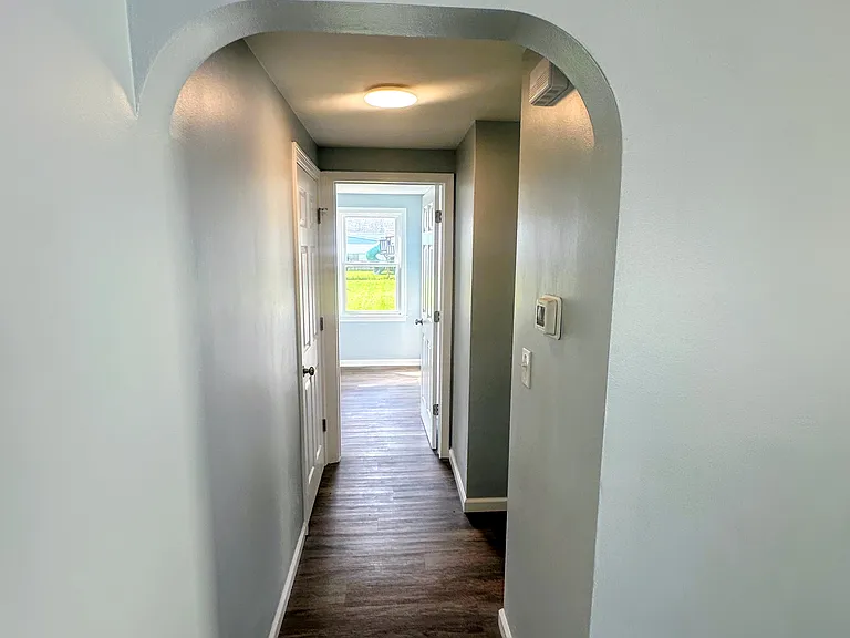 154 Calvin Ct N — Photo 10