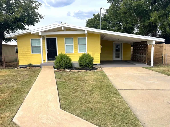 1007 E Wallace, Llano, TX 78643