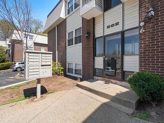 5th image of 268 Fruit Hill Ave #22