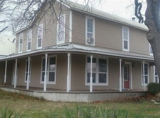 301 N Pearl St, Comanche, TX 76442