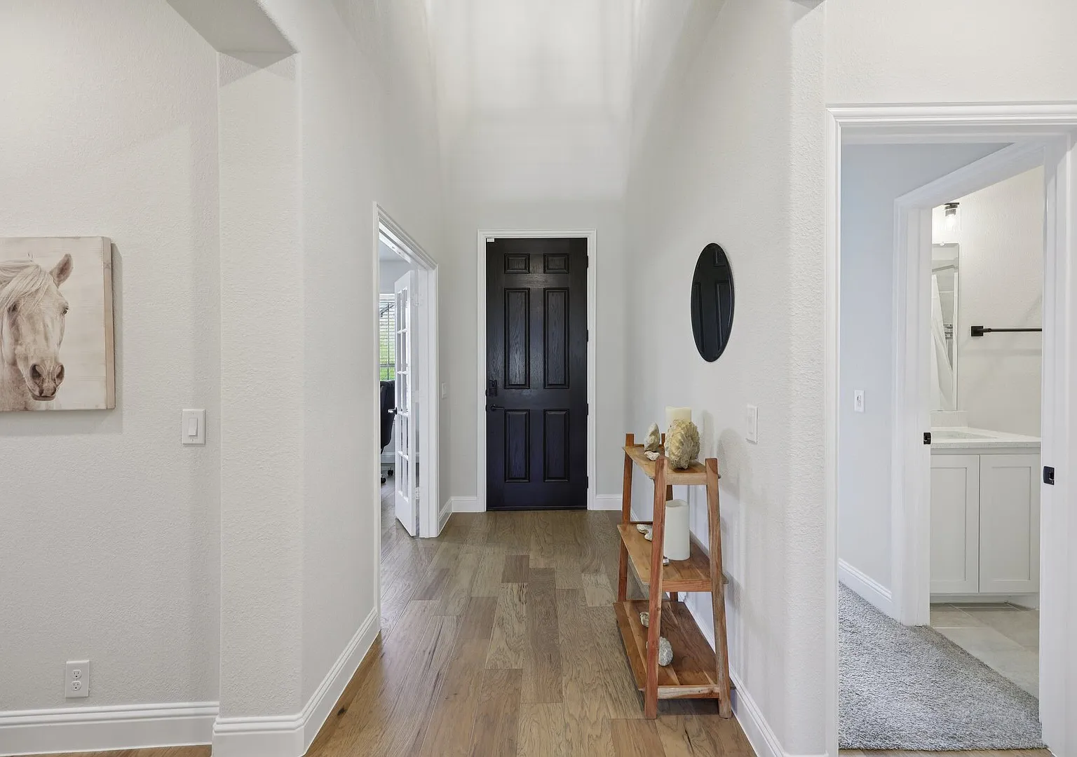 Large Luxury Home with Movie Room! — Photo 1