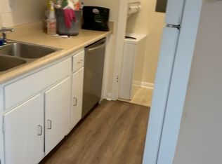 309 Loudon Rd APT 422, Blacksburg, VA 24060