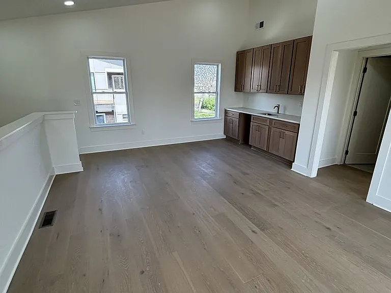 4A Belle Forrest Ave — Photo 15