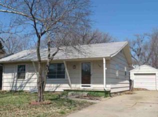 920 E 13th Ave, Hutchinson, KS 67501