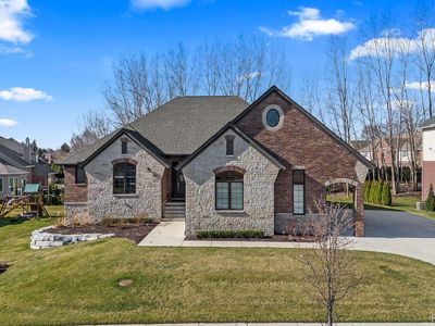 6470 Creekside Dr, Shelby Township, MI, 48316