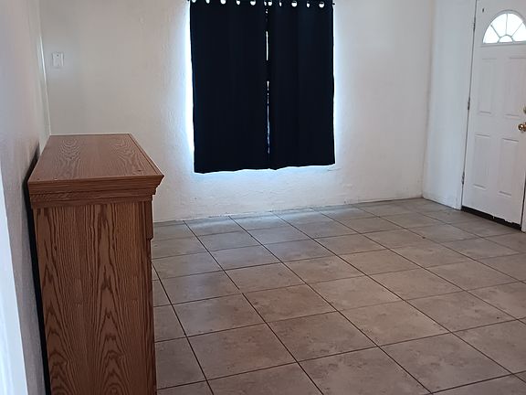 4th image of 1806 Hammock St