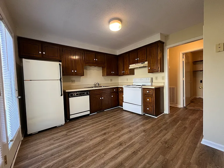 1483 Craig Dr #B — Photo 6
