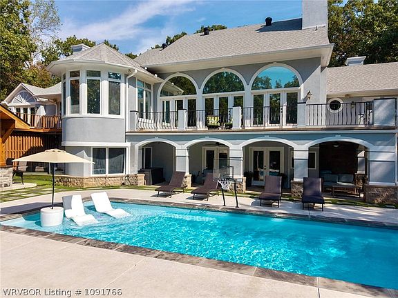 5th image of 2901 Cliff Dr