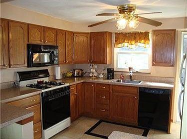 3rd image of 1423 Overdale Dr