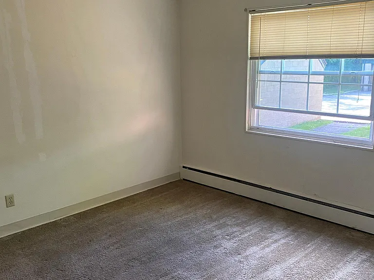 11 Stoneleigh Ave #2 — Photo 12