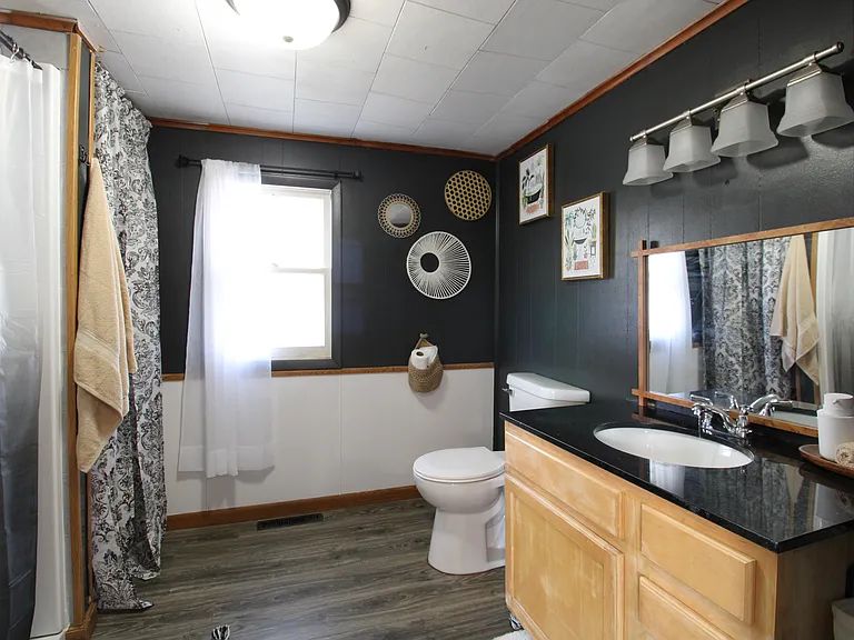 207 E Franklin St — Photo 8