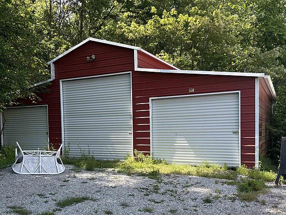 2nd image of 4013 Sweet Birch Ln