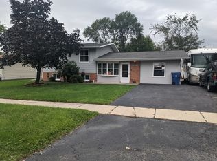 9512 Willow Ln, Mokena, IL 60448