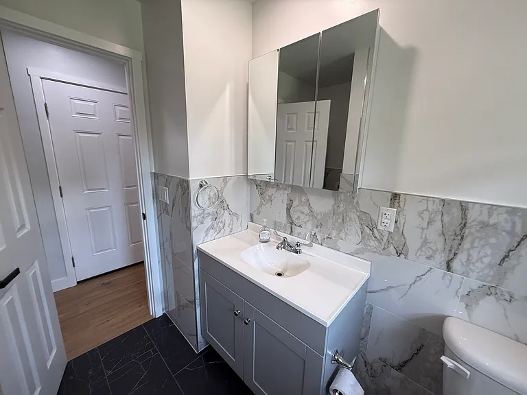 38 Cottage Pl #2 — Photo 16