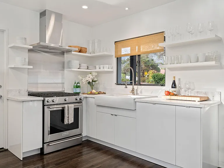 116 E Constance Ave — Photo 9